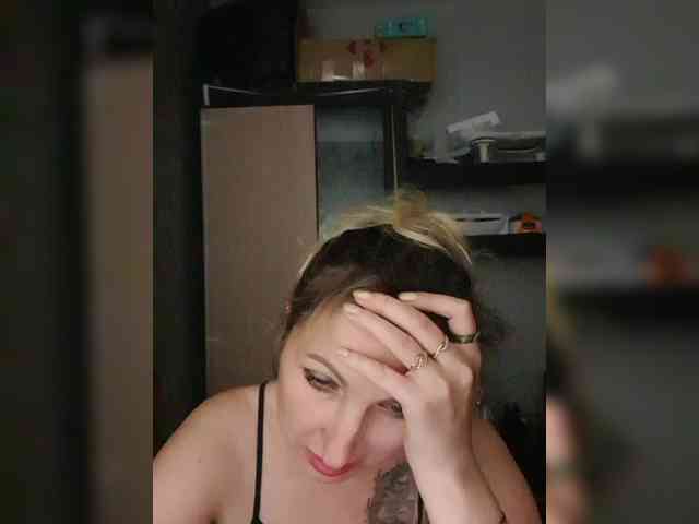 Nushka1984 webcam