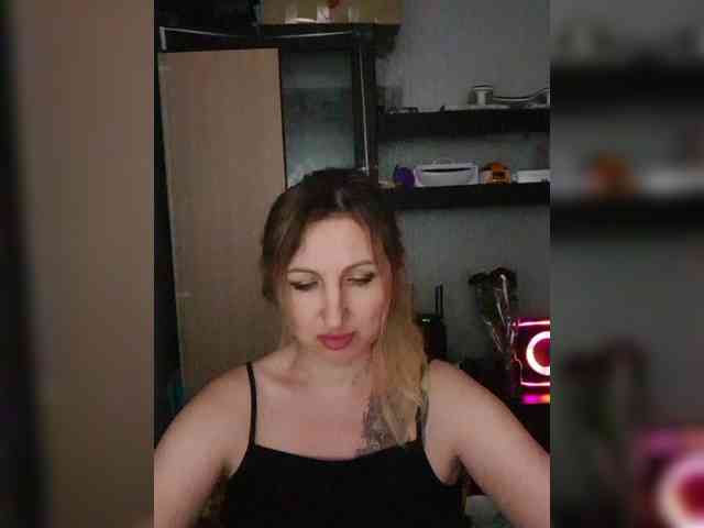 Nushka1984 webcam