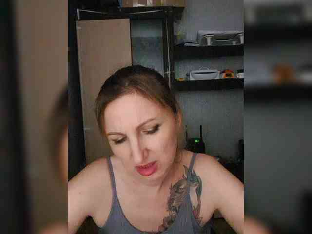 Nushka1984 webcam