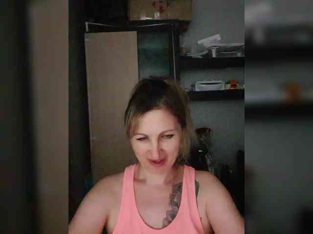 Nushka1984 webcam