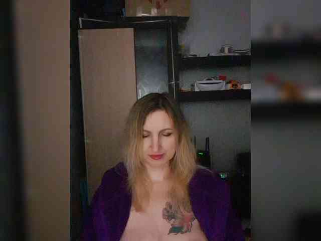 Nushka1984 webcam