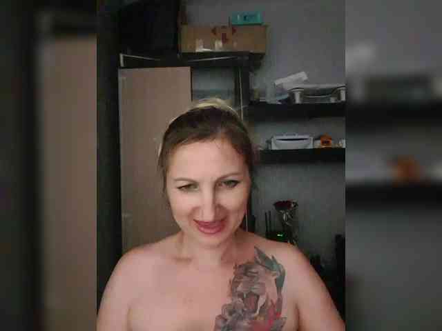 Nushka1984 webcam