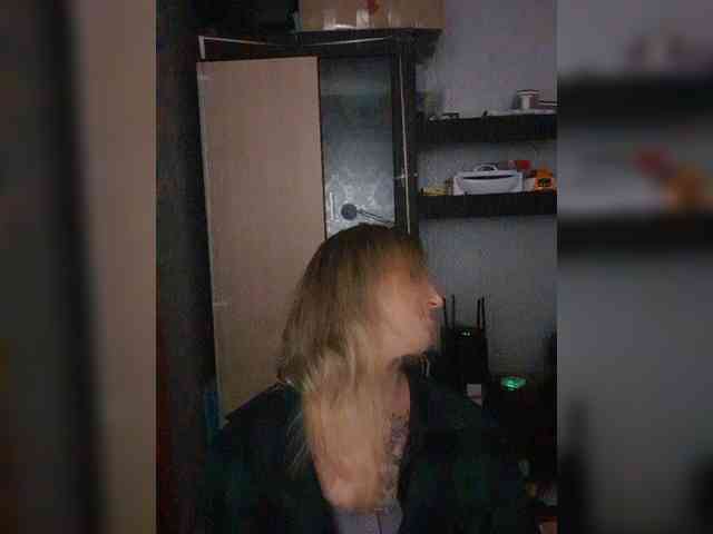 Nushka1984 webcam