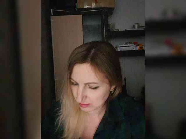 Nushka1984 webcam