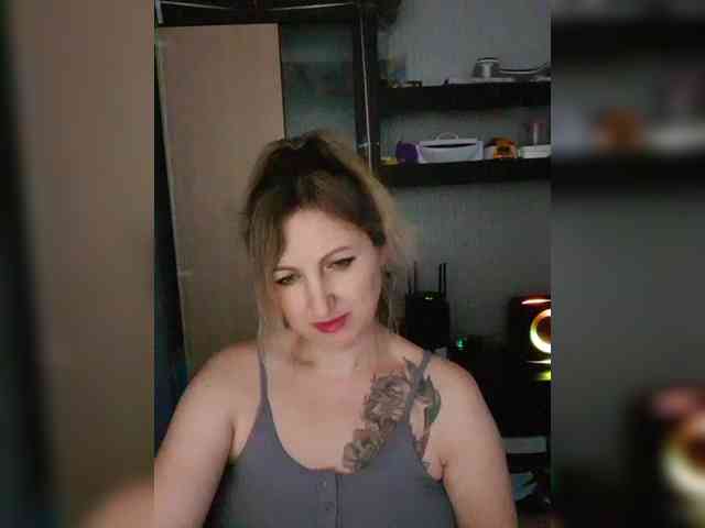 Nushka1984 webcam