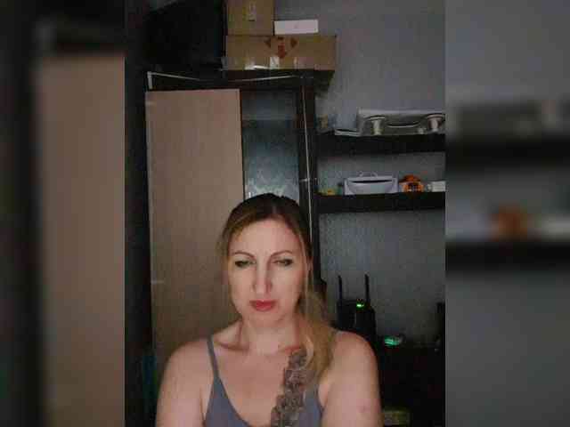 Nushka1984 webcam