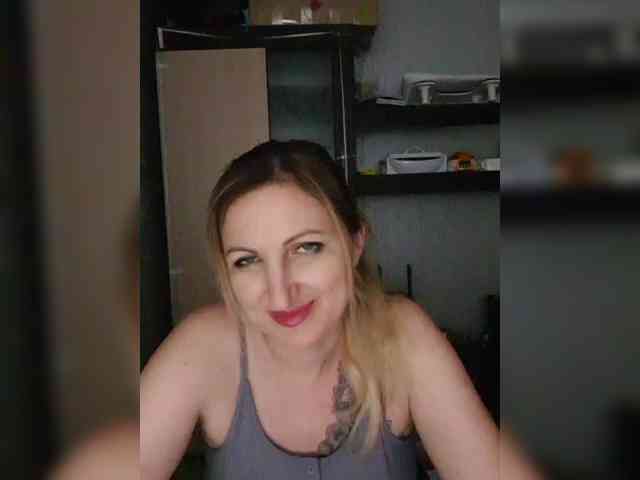 Nushka1984 webcam