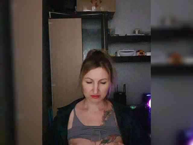 Nushka1984 webcam