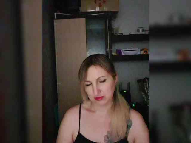 Nushka1984 webcam