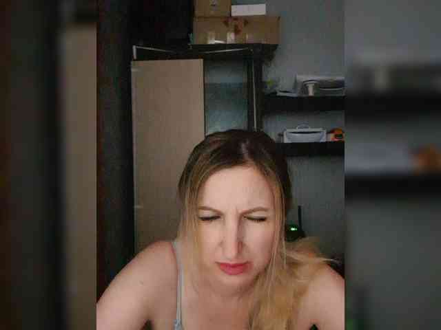 Nushka1984 webcam