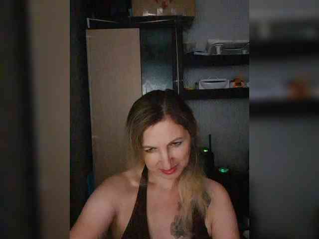 Nushka1984 webcam