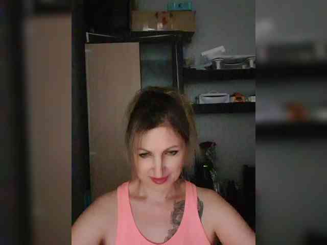 Nushka1984 webcam