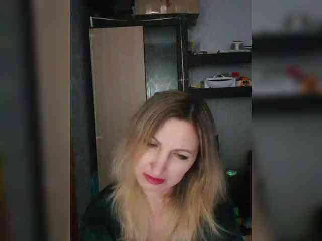 Nushka1984 webcam
