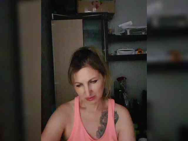 Nushka1984 webcam