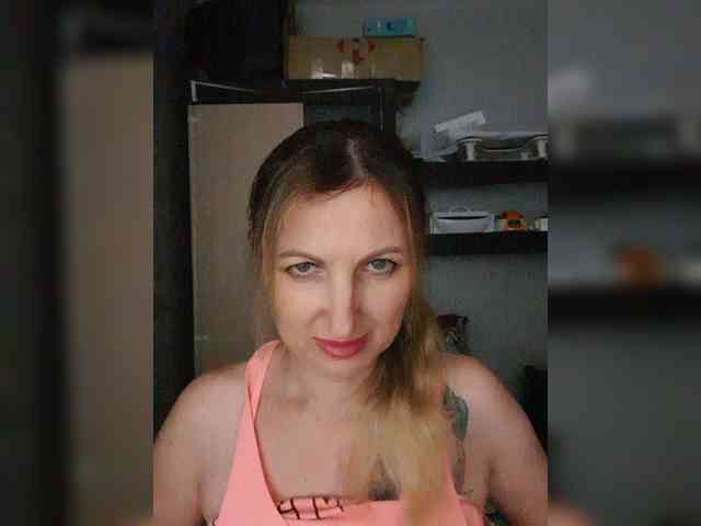Nushka1984 webcam