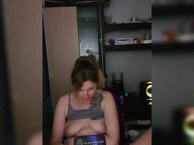 Nushka1984 webcam