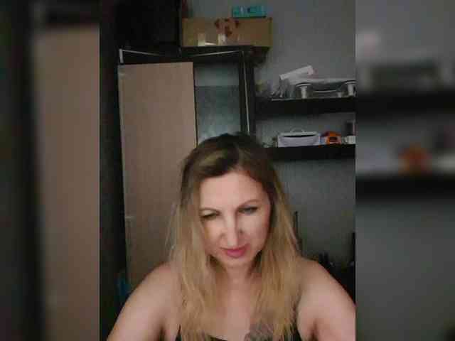 Nushka1984 webcam