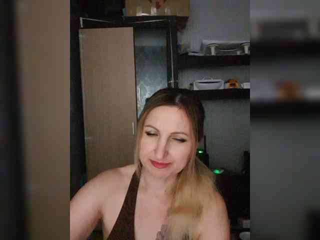 Nushka1984 webcam