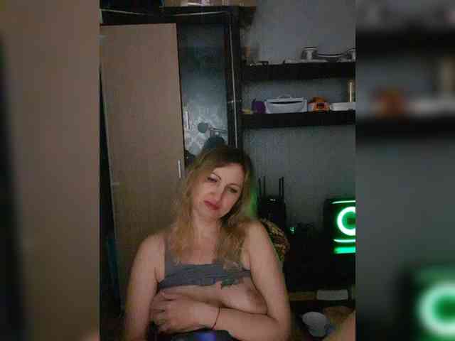 Nushka1984 webcam