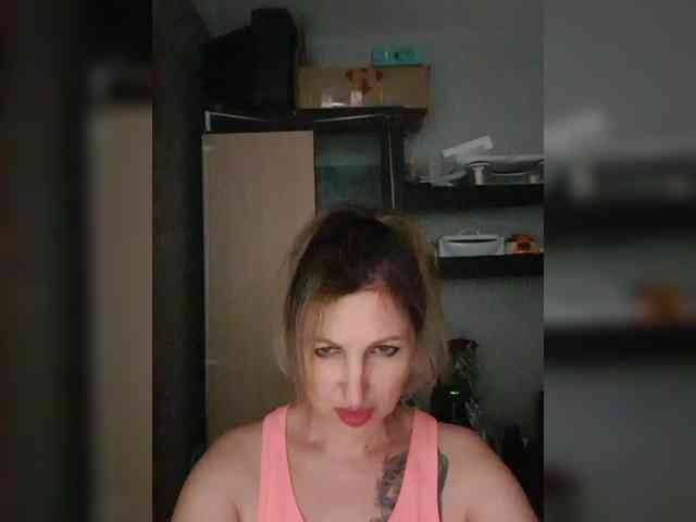 Nushka1984 webcam
