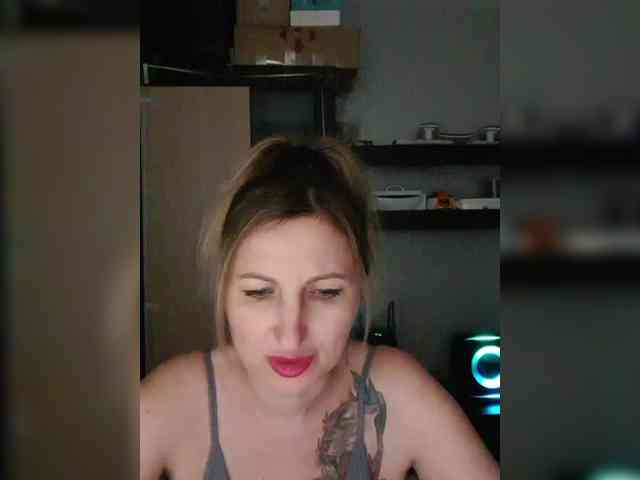 Nushka1984 webcam