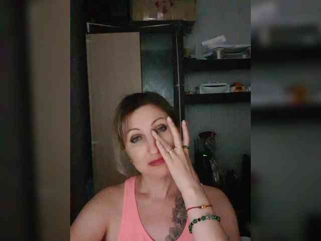 Nushka1984 webcam