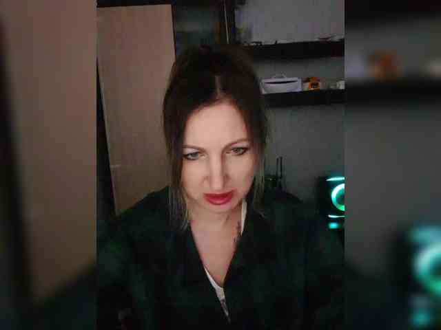 Nushka1984 webcam