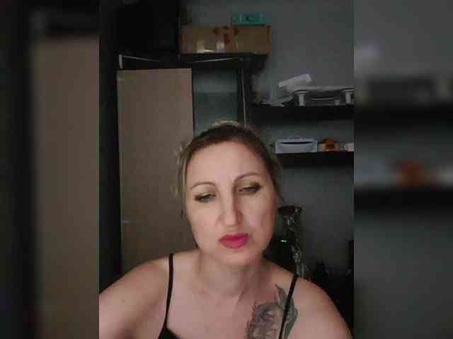 Nushka1984 webcam