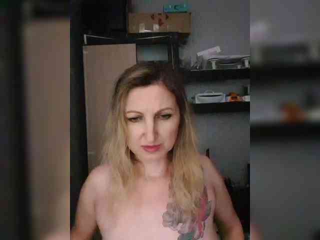 Nushka1984 webcam