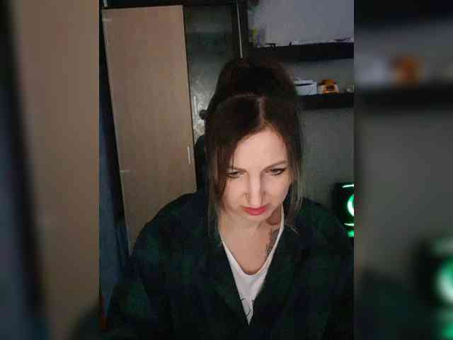Nushka1984 webcam