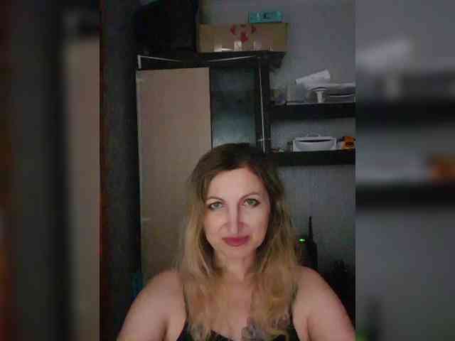 Nushka1984 webcam