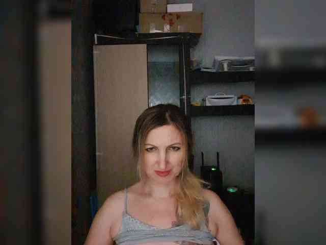 Nushka1984 webcam