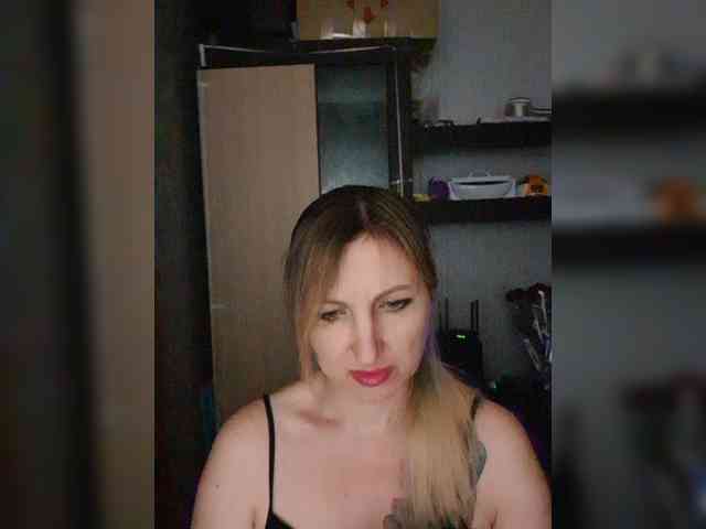 Nushka1984 webcam