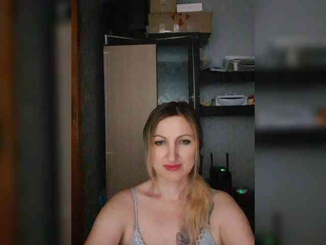 Nushka1984 webcam