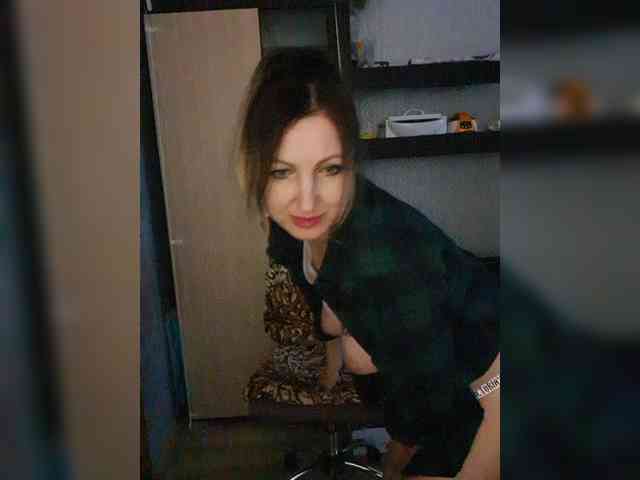 Nushka1984 webcam