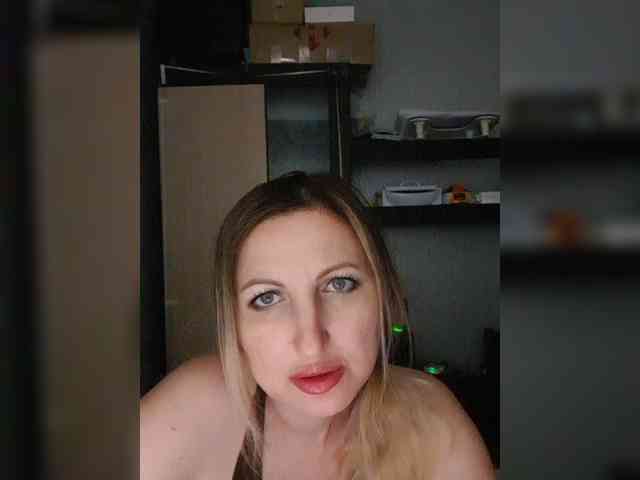 Nushka1984 webcam