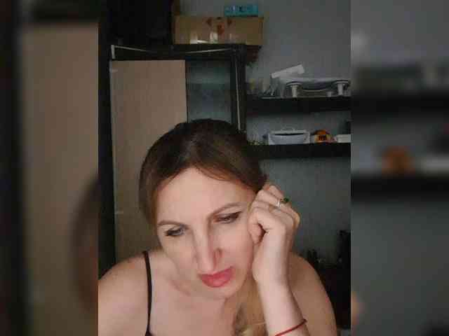 Nushka1984 webcam