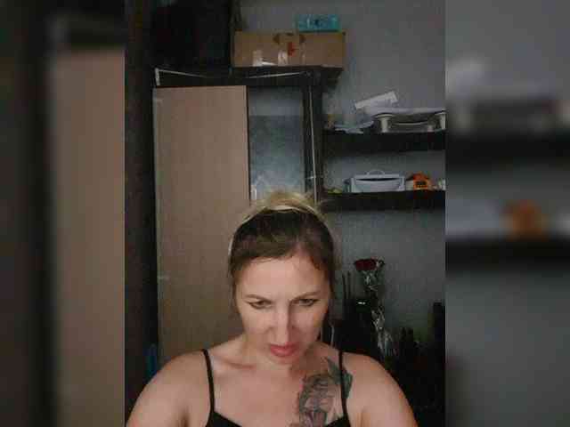 Nushka1984 webcam