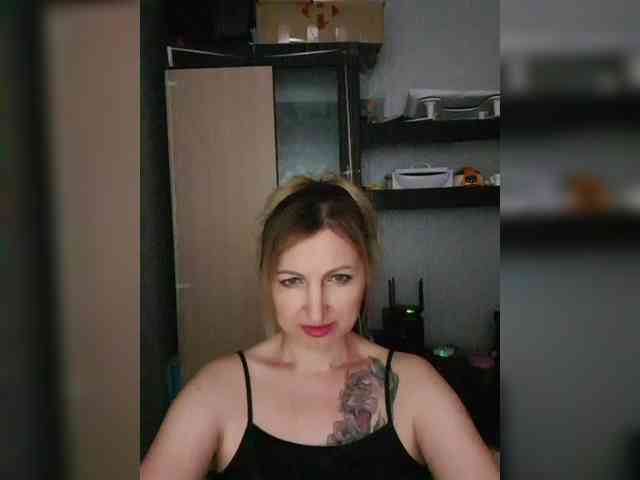 Nushka1984 webcam
