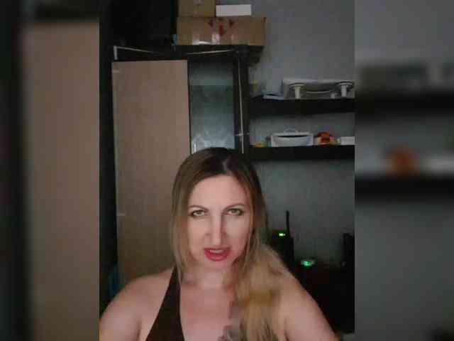 Nushka1984 webcam