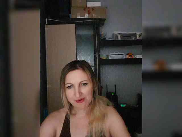 Nushka1984 webcam