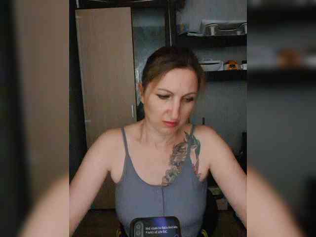 Nushka1984 webcam
