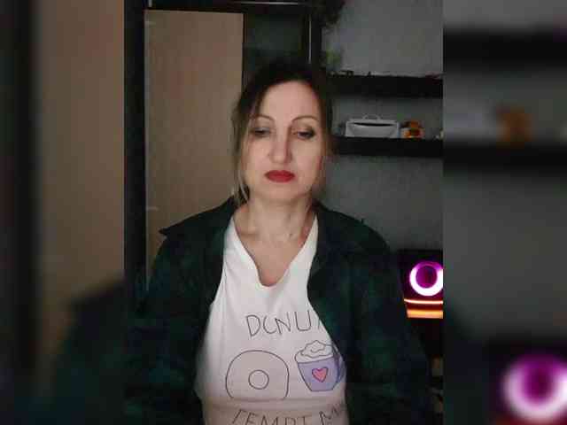 Nushka1984 webcam