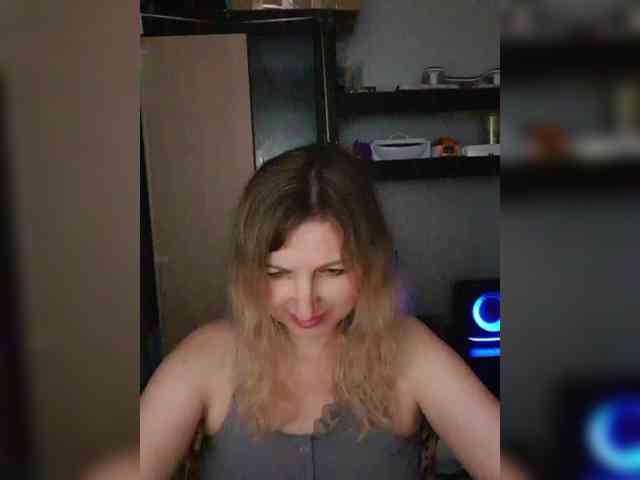 Nushka1984 webcam