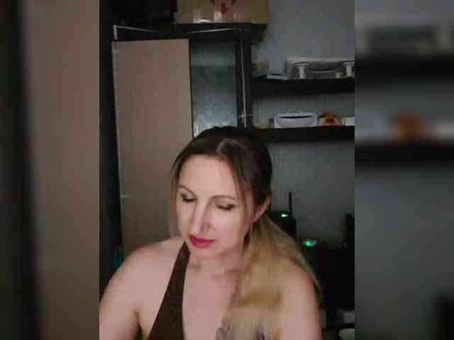 Nushka1984 webcam