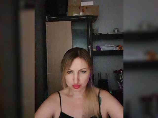 Nushka1984 webcam
