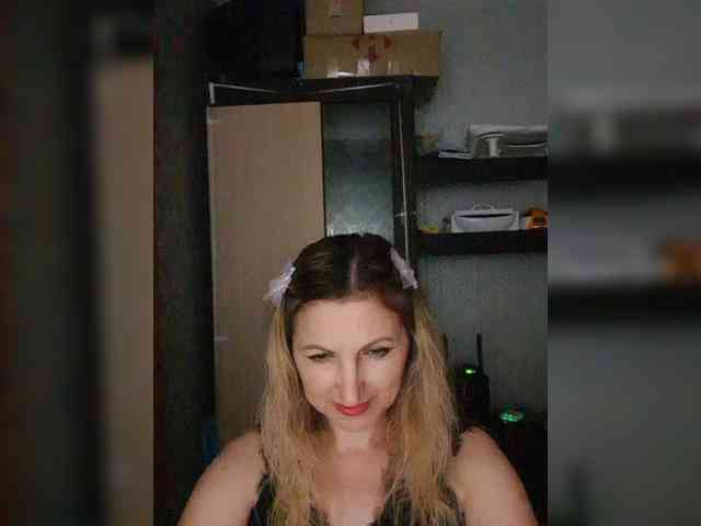 Nushka1984 webcam