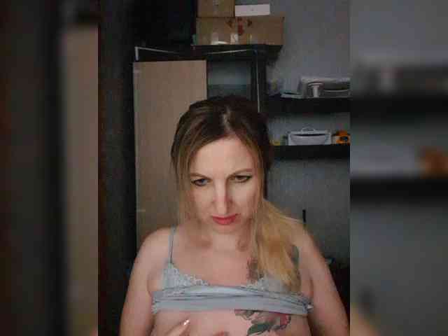 Nushka1984 webcam