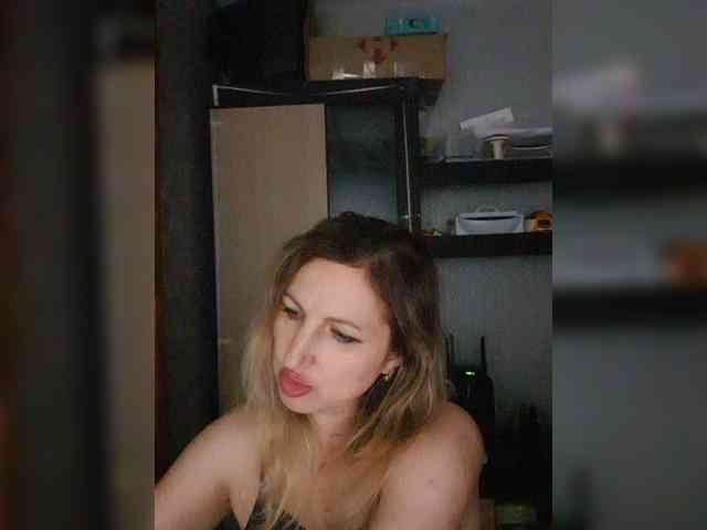 Nushka1984 webcam