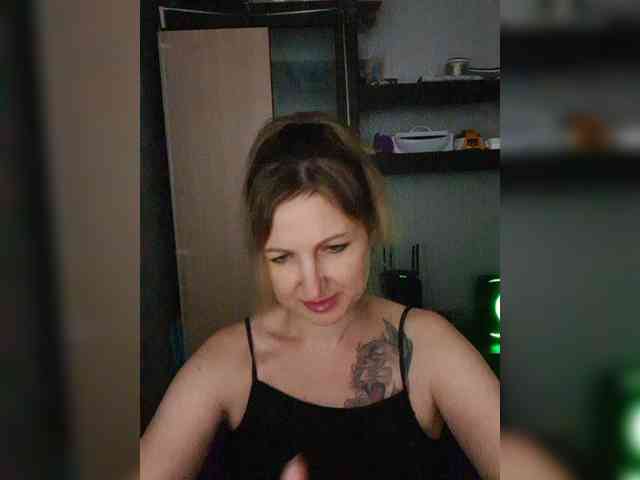 Nushka1984 webcam